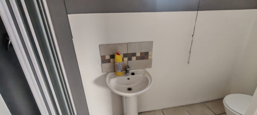 1 Bedroom Property for Sale in Electric City Western Cape